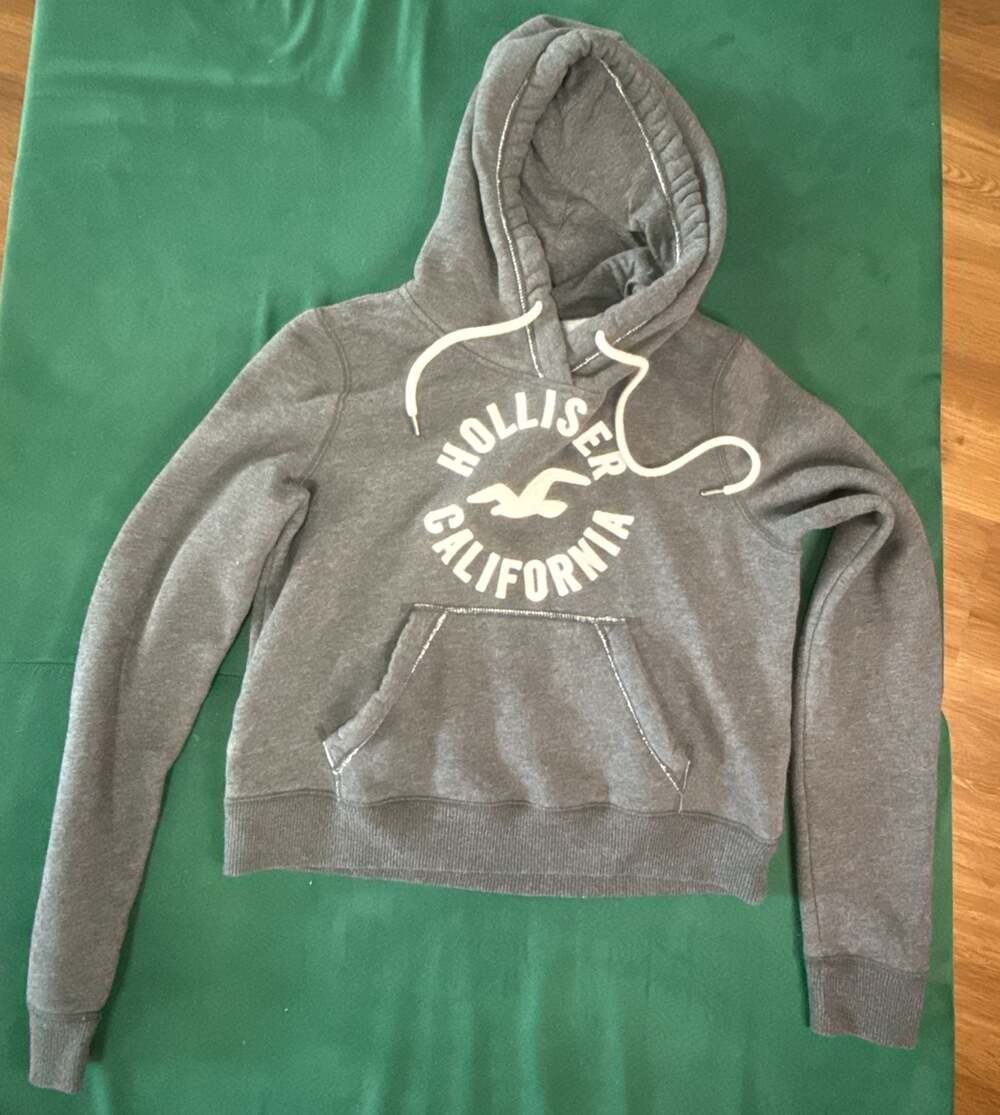 Hollister California Gray Pullover Hoodie with Front Pocket Size S